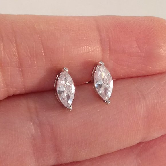 Marquise Cubic Zirconia Stud Earrings Mens 18K White Gold Filled Marquise Diamond Zircon Stud Earrings .47ctw ea. Gift